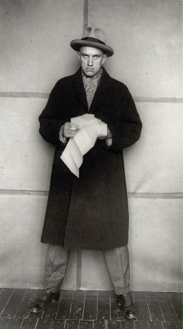 rodchenko_mayakovsky_standing.jpg